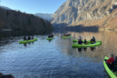 Voznja-s-kanuji-po-Bohinjskem-jezeru